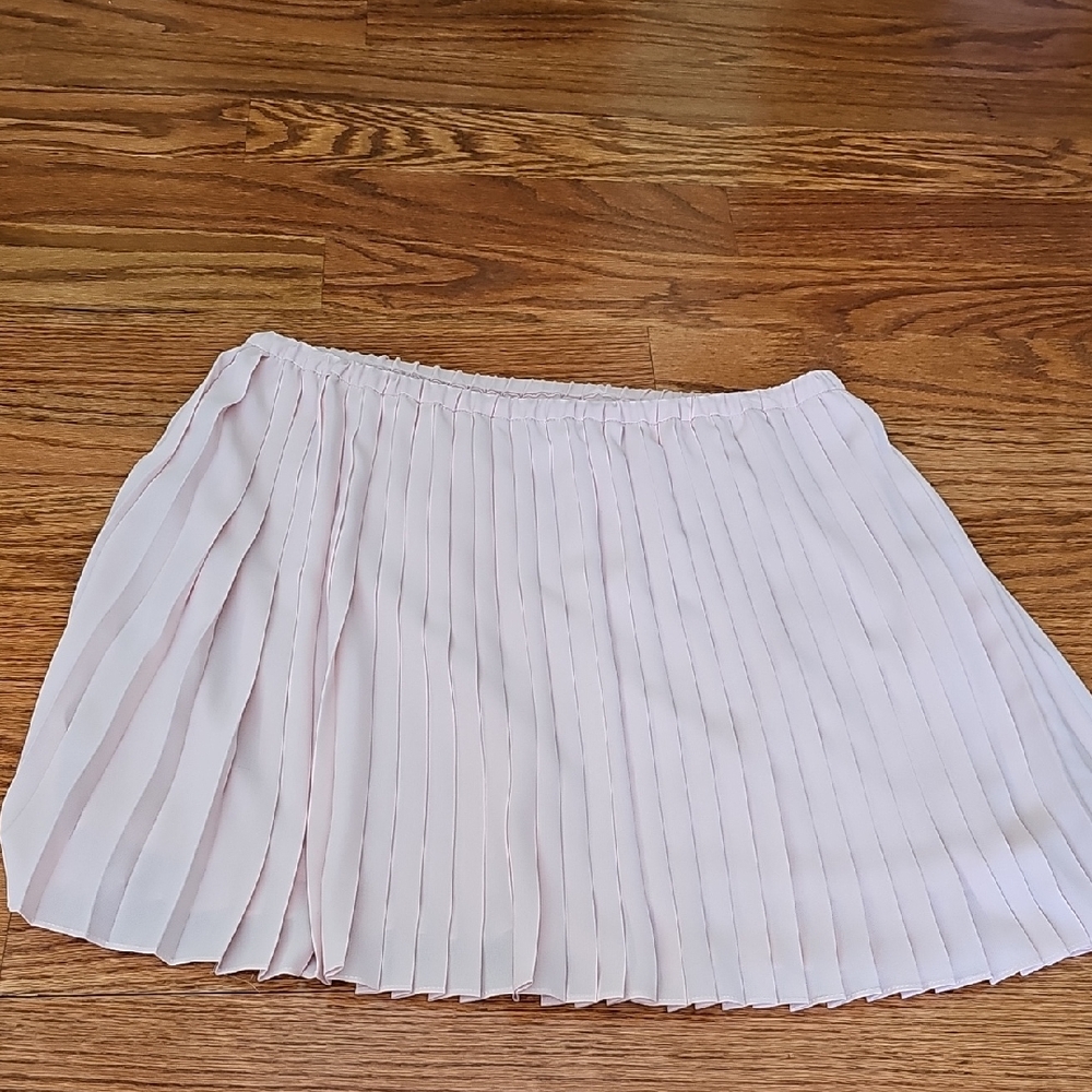 Elegant Cream Pleated Skirt
